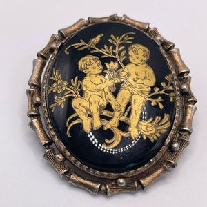 Vintage Gilded Damascene Style Brooch Gold Tone